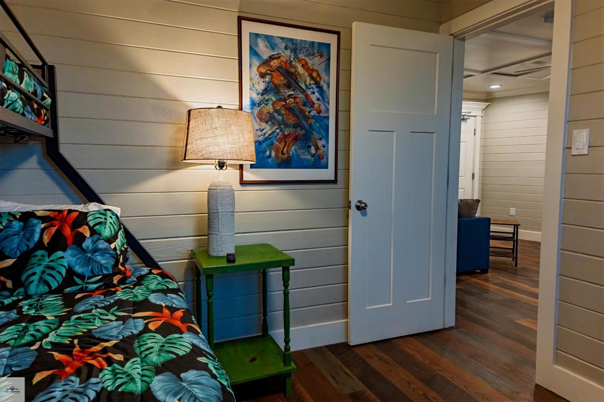 Blue Dolphin Inn And Cottages Grand Isle Exterior foto